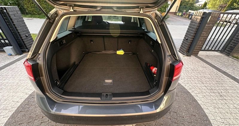 Volkswagen Passat cena 70900 przebieg: 119500, rok produkcji 2017 z Ostrzeszów małe 277